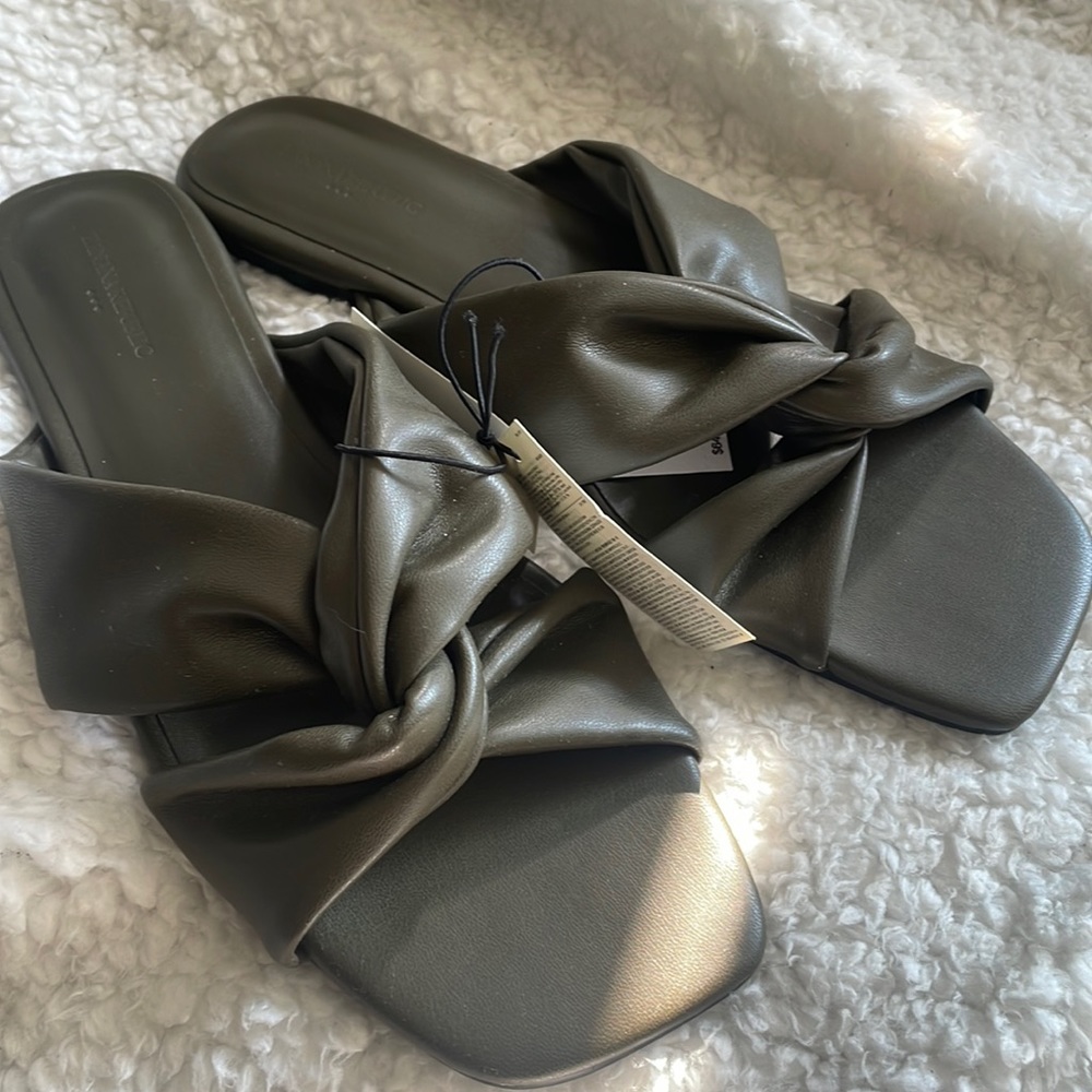 New Women’s Banana Republic Dark Olive Twisted Knot Slide Sandals Size 9